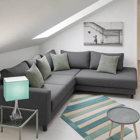 Ue Family 4 Schlafzimmer ヒルシャルト
